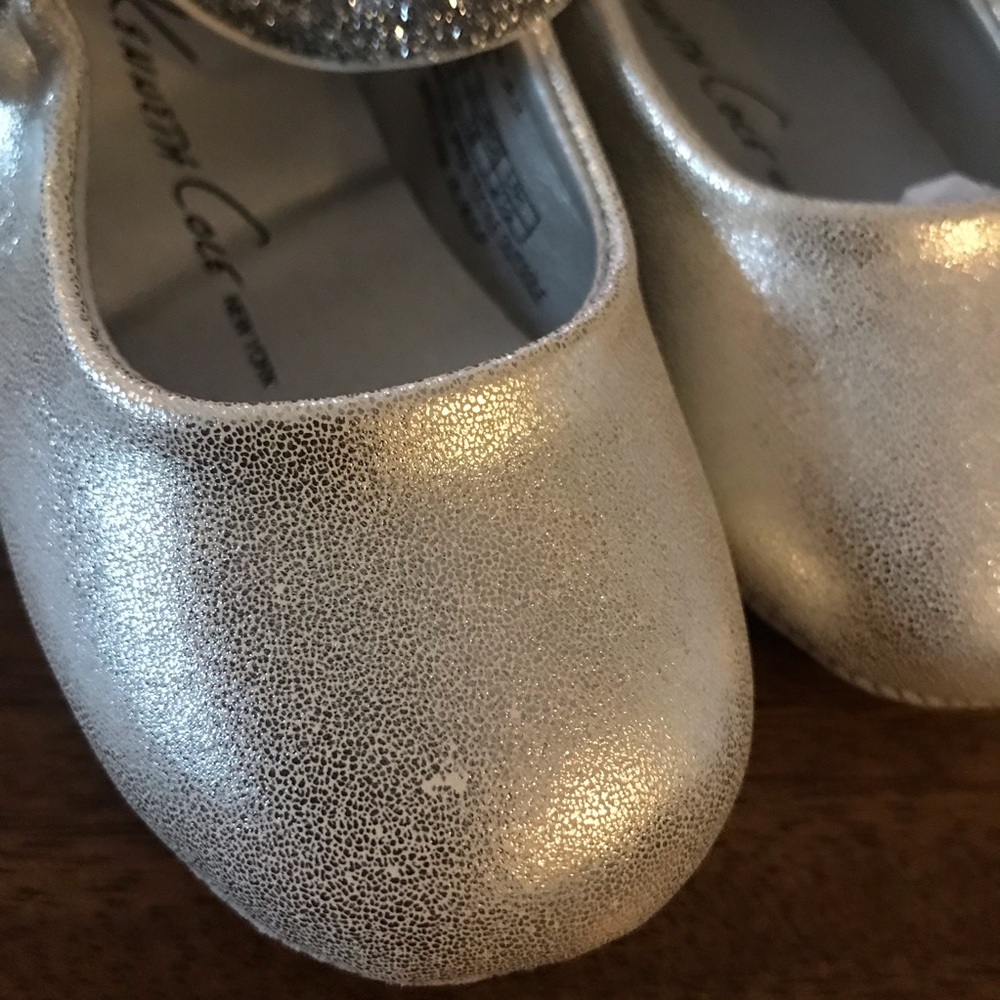 ❌SOLD❌ NWT | Kenneth Cole silver ballet crib shoes - Picture 3 of 6